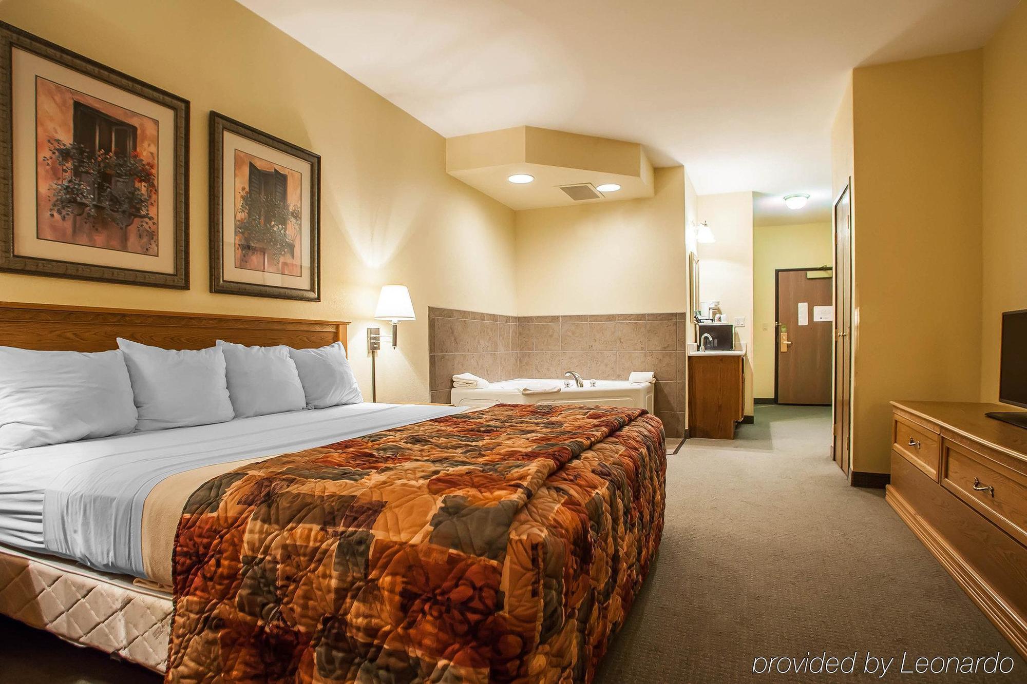Americinn By Wyndham Fulton Clinton Экстерьер фото