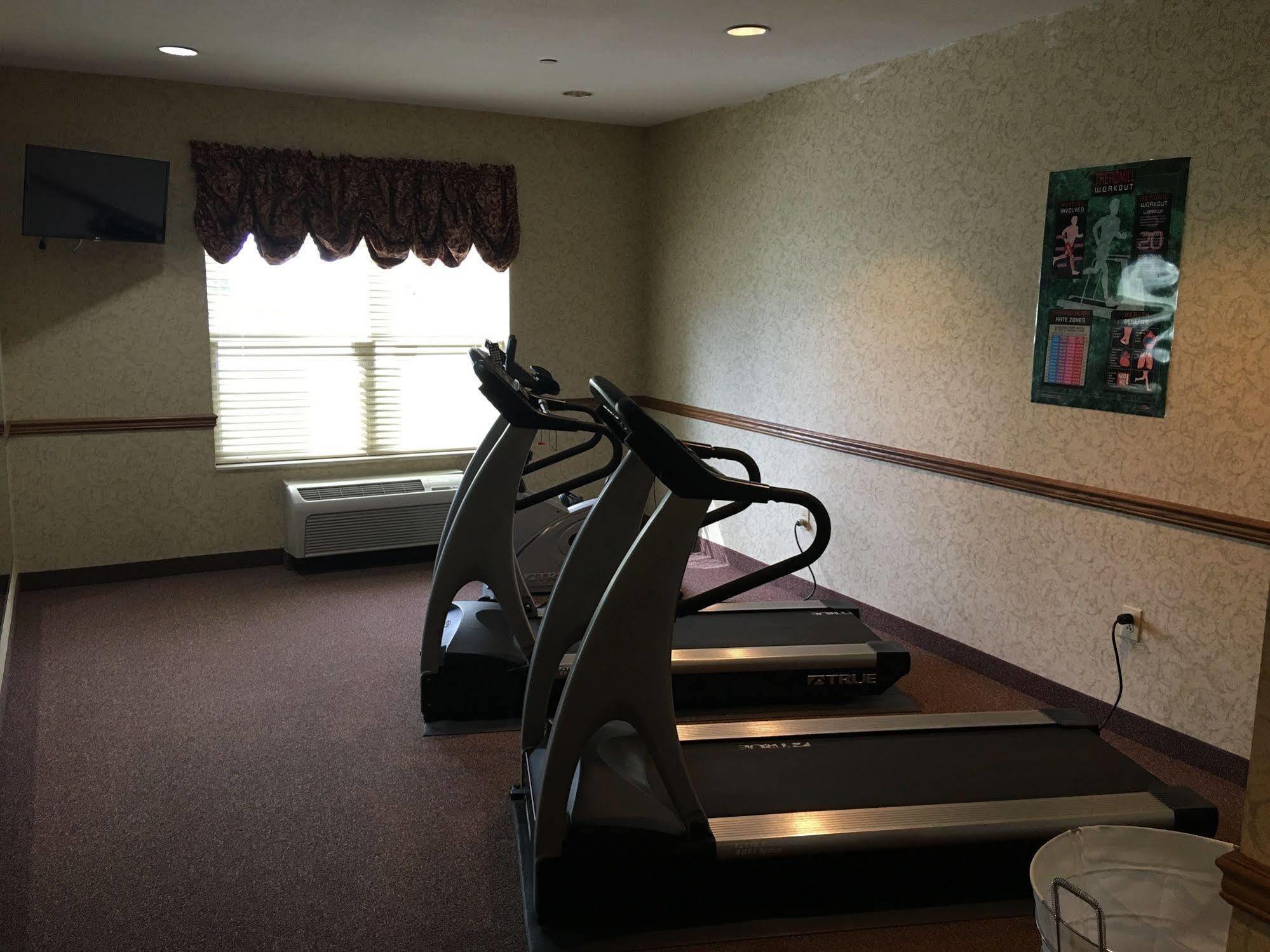 Americinn By Wyndham Fulton Clinton Экстерьер фото